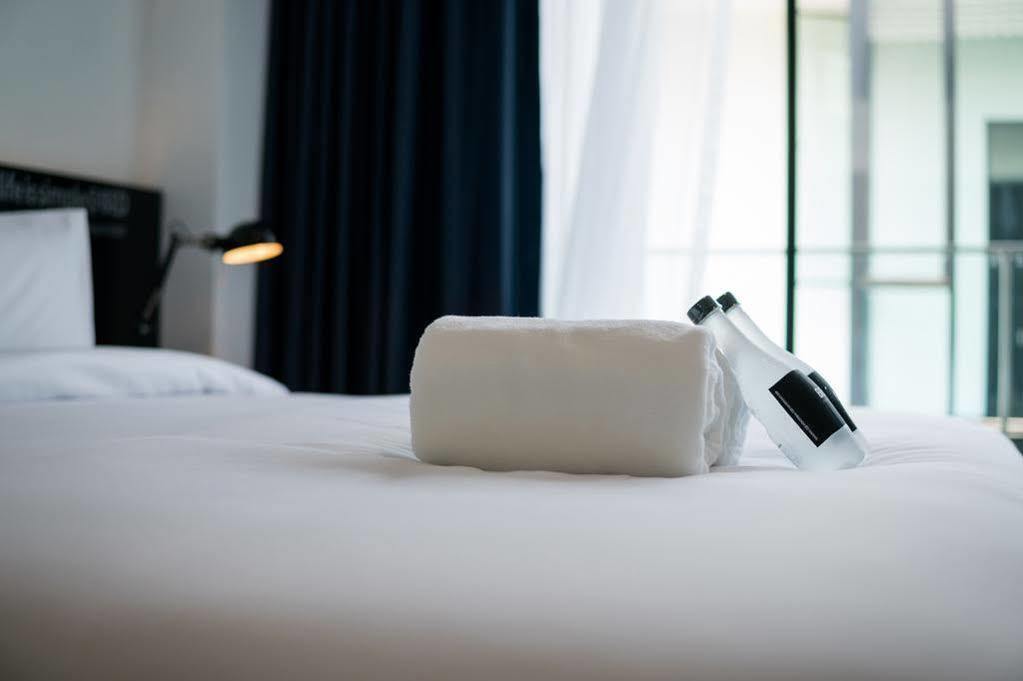 Bed Chiangmai Gate- Adults Only Otel Chiang Mai Dış mekan fotoğraf